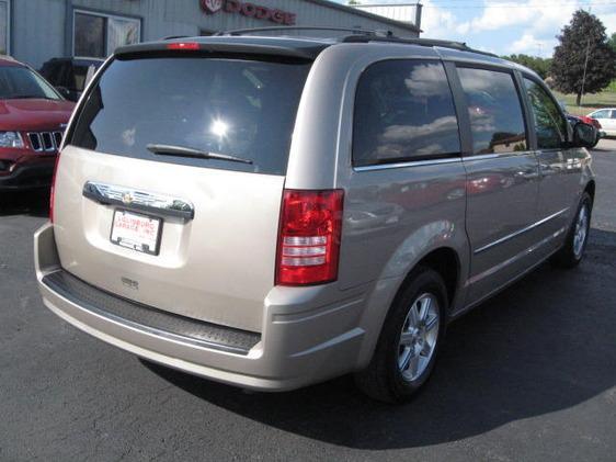 2009 Chrysler Town and Country 3.5