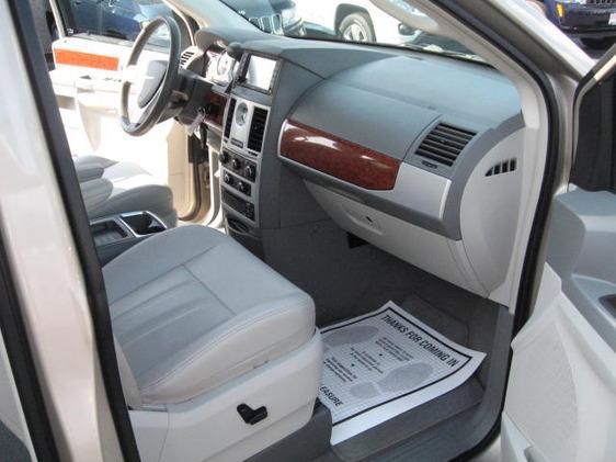 2009 Chrysler Town and Country 3.5