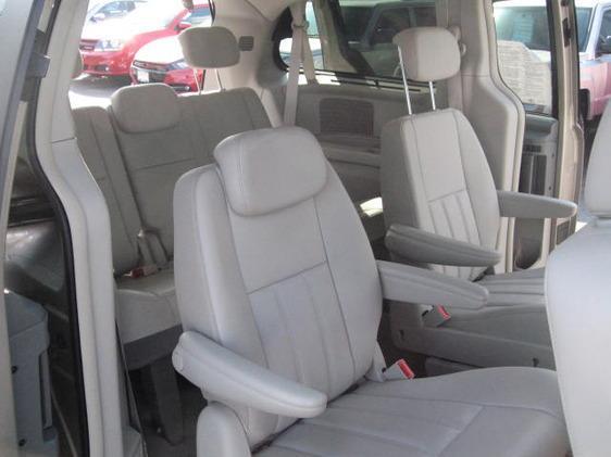 2009 Chrysler Town and Country 3.5