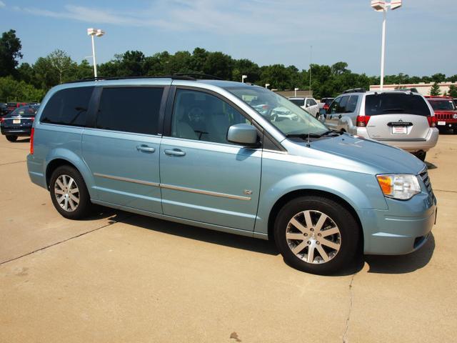 2009 Chrysler Town and Country 3.5