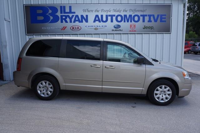 2009 Chrysler Town and Country Elk Conversion Van