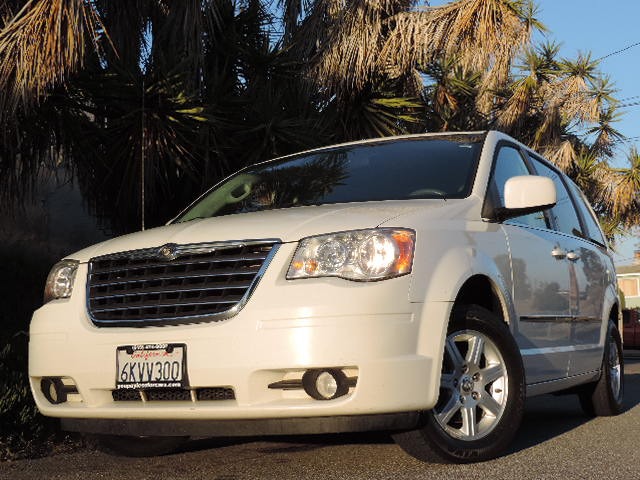 2010 Chrysler Town and Country 3.5