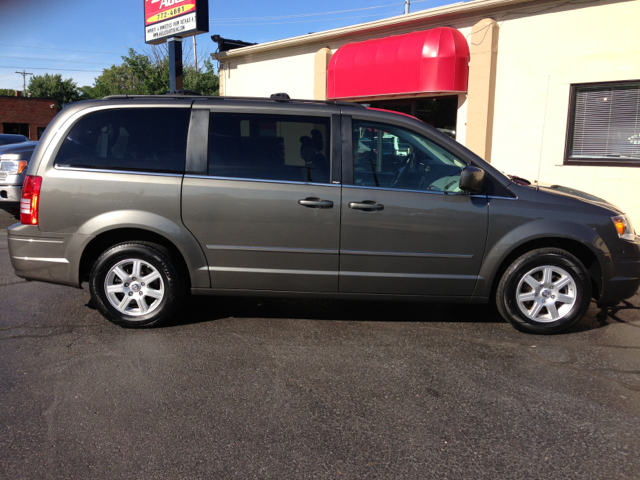 2010 Chrysler Town and Country 3.5