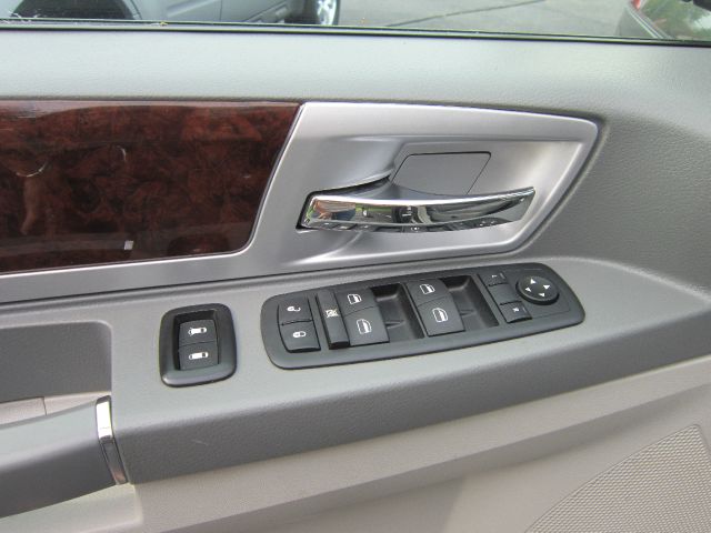 2010 Chrysler Town and Country 3.5