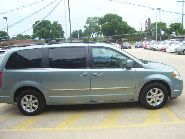 2010 Chrysler Town and Country 3.5