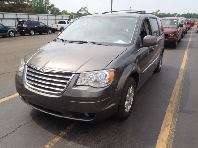 2010 Chrysler Town and Country EX GAS Saverlooks Greathybrid Hatchback