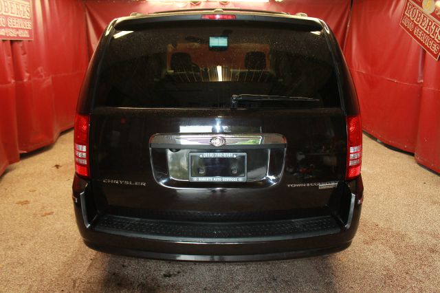 2010 Chrysler Town and Country 3.5