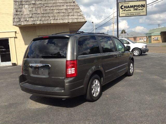 2010 Chrysler Town and Country 3.5