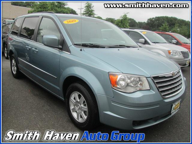 2010 Chrysler Town and Country AUTO LX