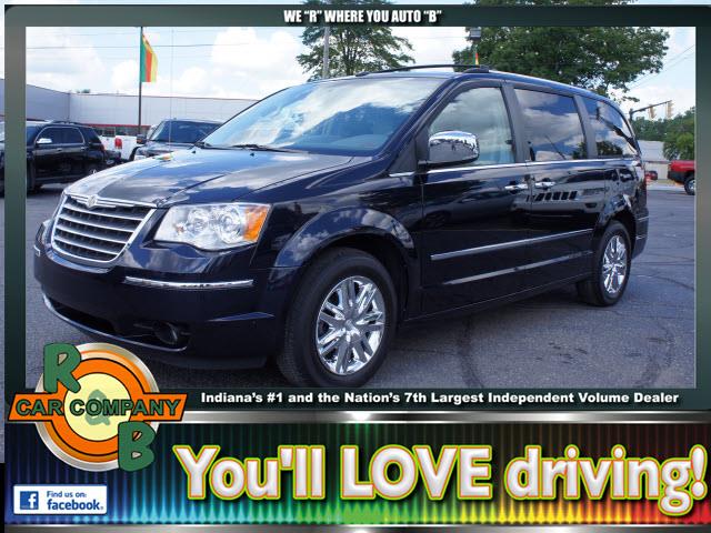 2010 Chrysler Town and Country SLT 25