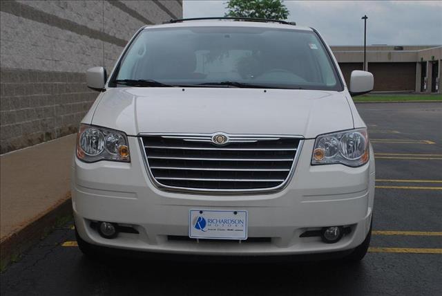 2010 Chrysler Town and Country 3.5