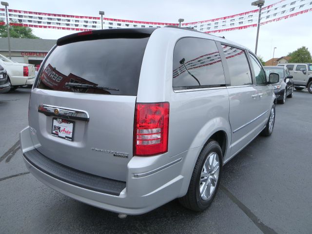 2010 Chrysler Town and Country 3.5