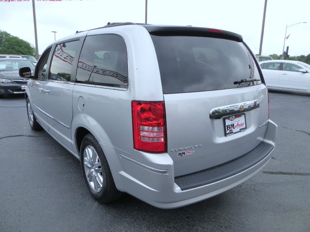 2010 Chrysler Town and Country 3.5