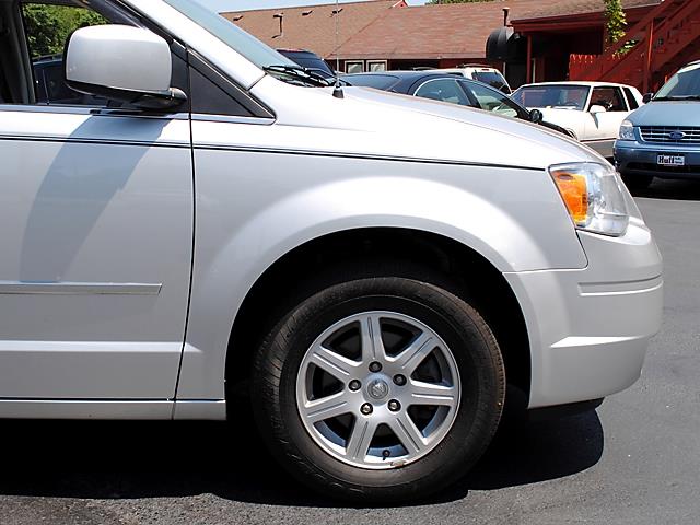 2010 Chrysler Town and Country 3.5