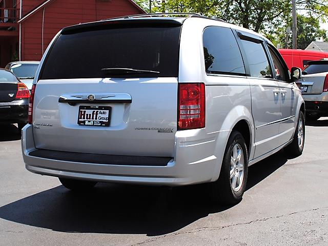 2010 Chrysler Town and Country 3.5