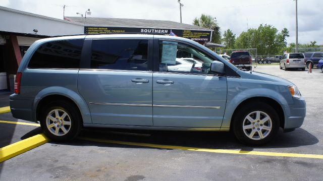 2010 Chrysler Town and Country 3.5