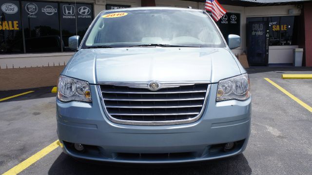 2010 Chrysler Town and Country 3.5