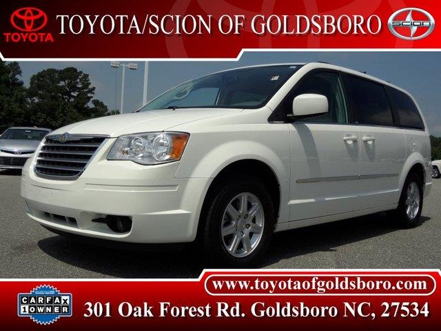 2010 Chrysler Town and Country AUTO LX