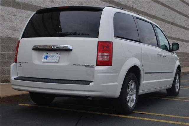 2010 Chrysler Town and Country 3.5