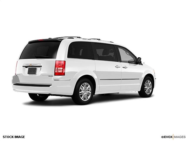 2010 Chrysler Town and Country SLT 25