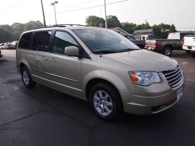 2010 Chrysler Town and Country Unknown