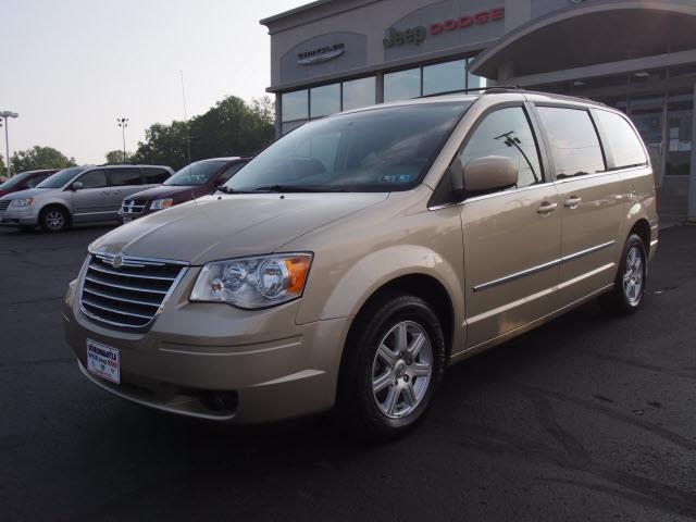 2010 Chrysler Town and Country Unknown