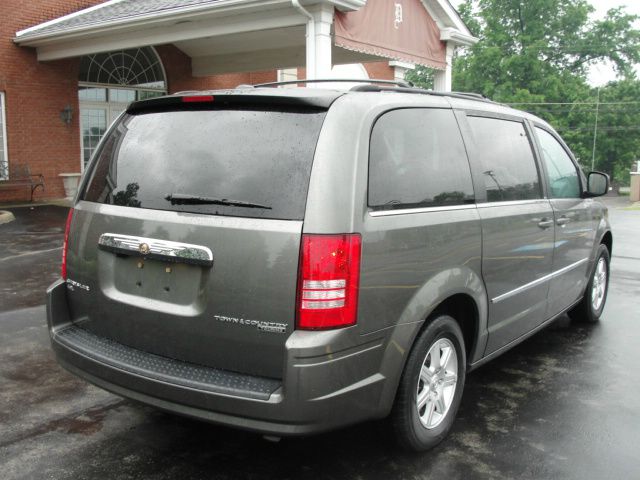 2010 Chrysler Town and Country EX GAS Saverlooks Greathybrid Hatchback