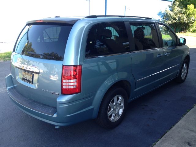 2010 Chrysler Town and Country 3.5