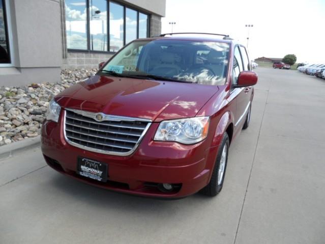 2010 Chrysler Town and Country EX GAS Saverlooks Greathybrid Hatchback