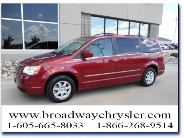 2010 Chrysler Town and Country EX GAS Saverlooks Greathybrid Hatchback