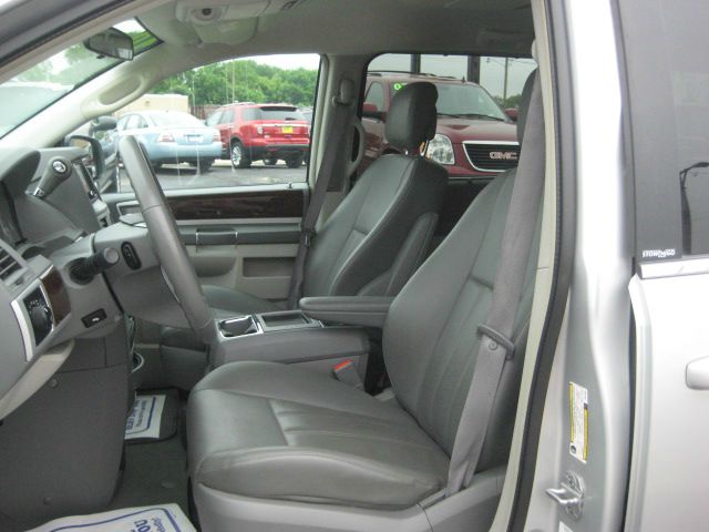 2010 Chrysler Town and Country 3.5