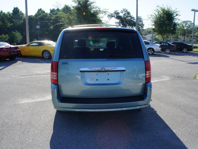 2010 Chrysler Town and Country 3.5