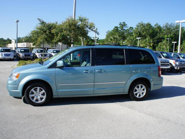 2010 Chrysler Town and Country 3.5