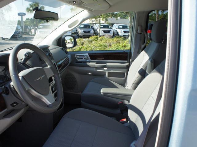 2010 Chrysler Town and Country 3.5