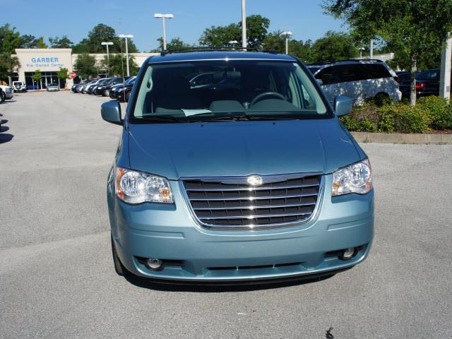 2010 Chrysler Town and Country 3.5