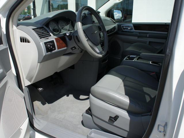 2010 Chrysler Town and Country 3.5