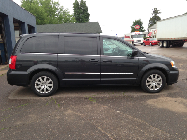 2011 Chrysler Town and Country Limited NAV 4X4