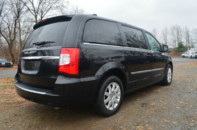 2011 Chrysler Town and Country Limited NAV 4X4