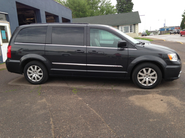 2011 Chrysler Town and Country Limited NAV 4X4