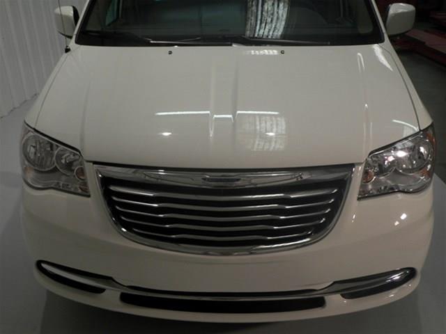 2012 Chrysler Town and Country Unknown