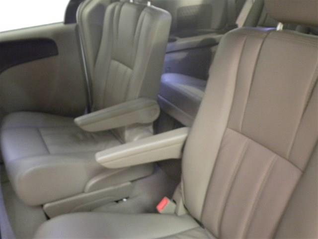 2012 Chrysler Town and Country Unknown