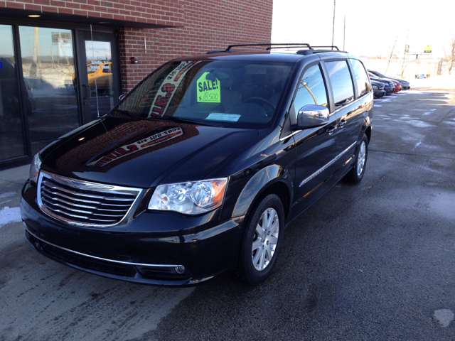 2012 Chrysler Town and Country Limited NAV 4X4