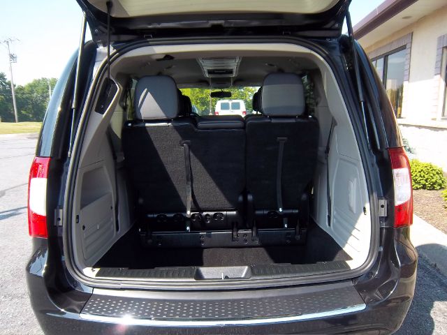 2012 Chrysler Town and Country 3.5