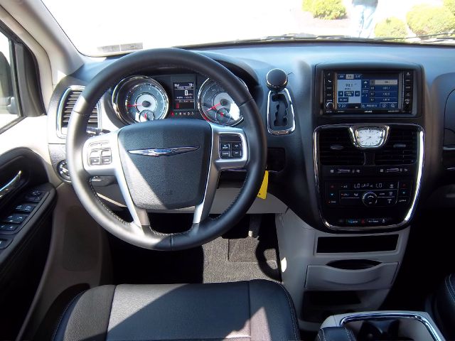 2012 Chrysler Town and Country 3.5