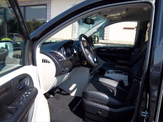 2012 Chrysler Town and Country 3.5