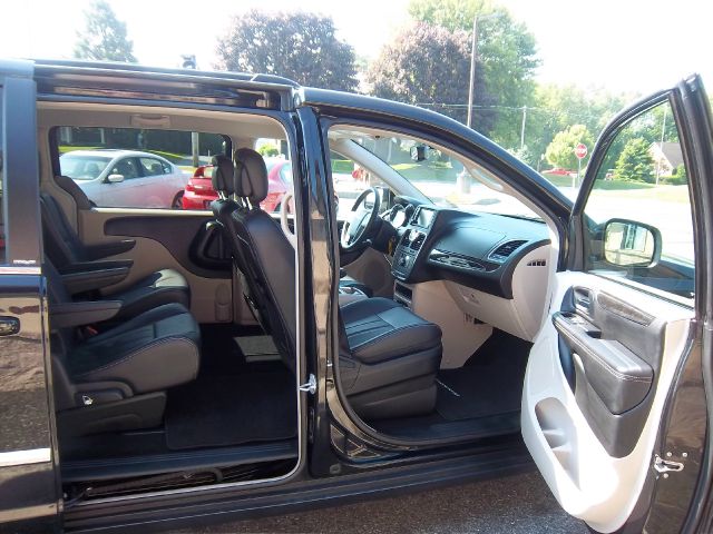 2012 Chrysler Town and Country 3.5