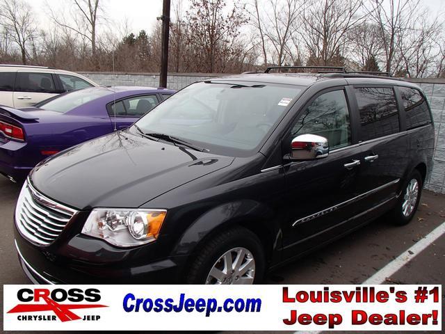 2012 Chrysler Town and Country Limited NAV 4X4