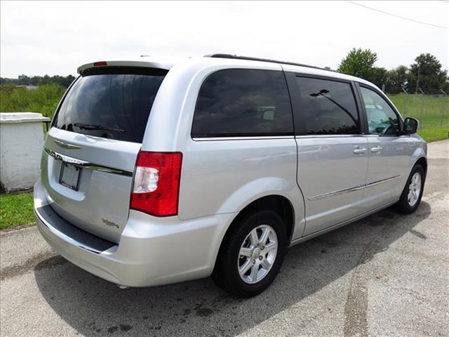 2012 Chrysler Town and Country AUTO LX