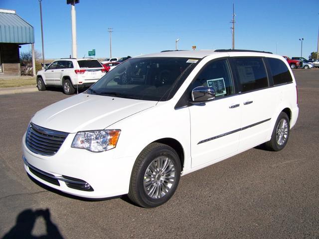 2013 Chrysler Town and Country Limited NAV 4X4