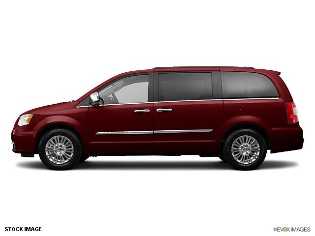 2013 Chrysler Town and Country Limited NAV 4X4